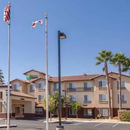 Holiday Inn Express Hotel & Suites Manteca By Ihg Dış mekan fotoğraf