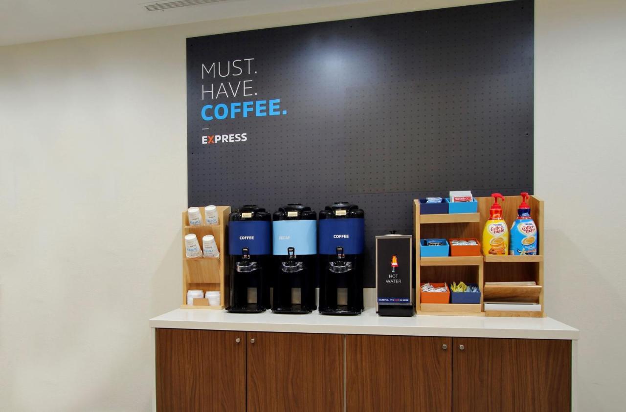 Holiday Inn Express Hotel & Suites Manteca By Ihg Dış mekan fotoğraf
