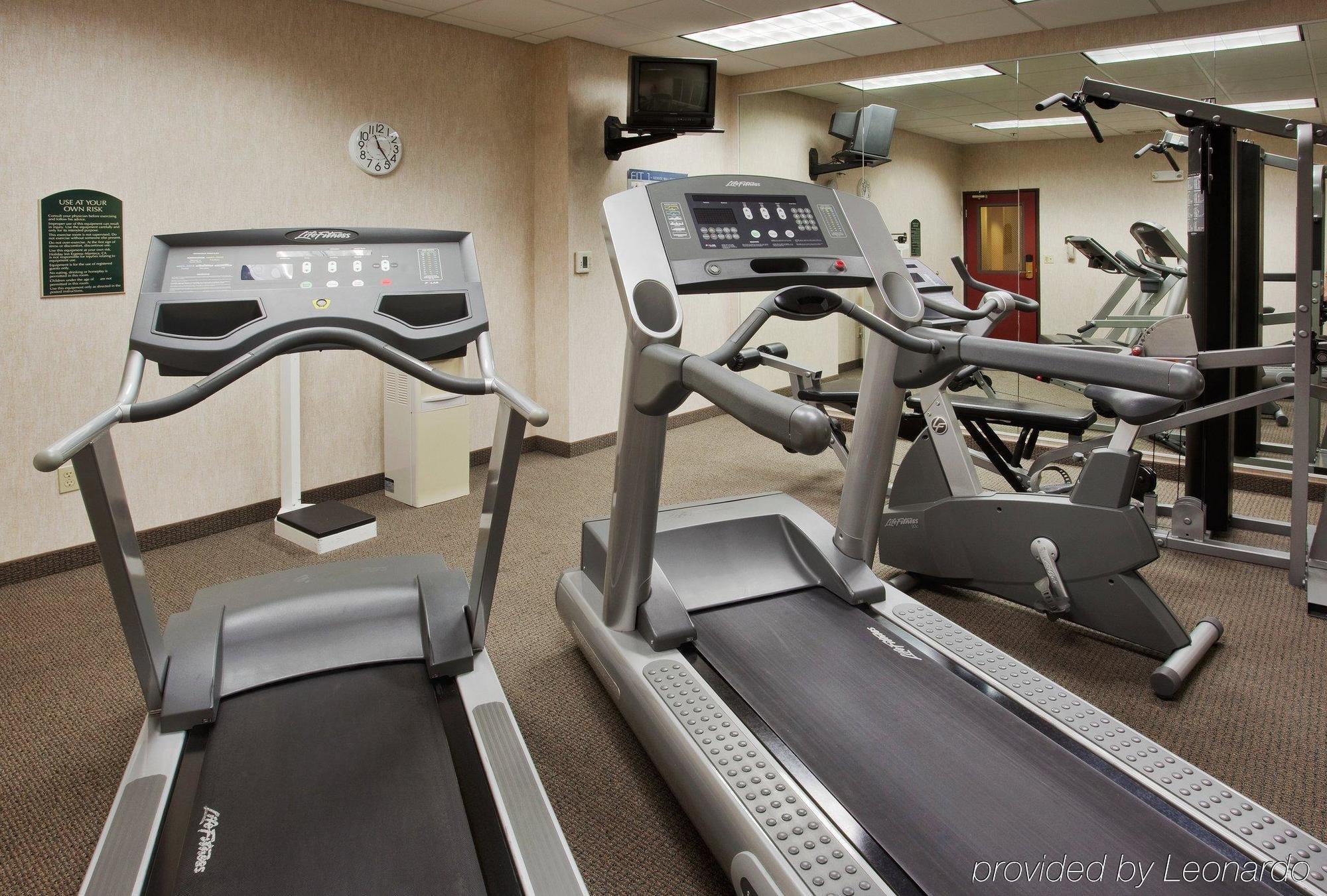 Holiday Inn Express Hotel & Suites Manteca By Ihg Konforlar fotoğraf