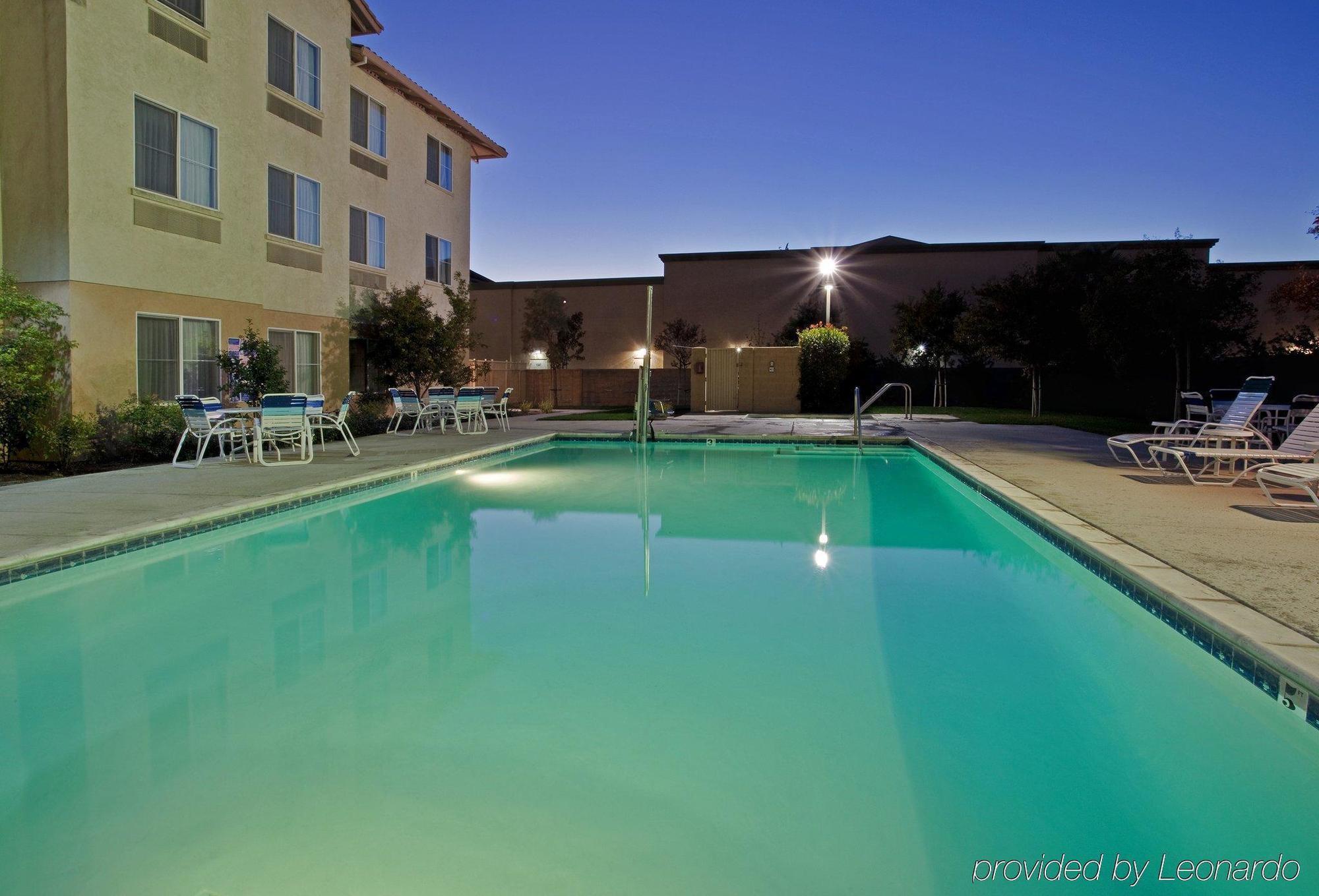 Holiday Inn Express Hotel & Suites Manteca By Ihg Konforlar fotoğraf