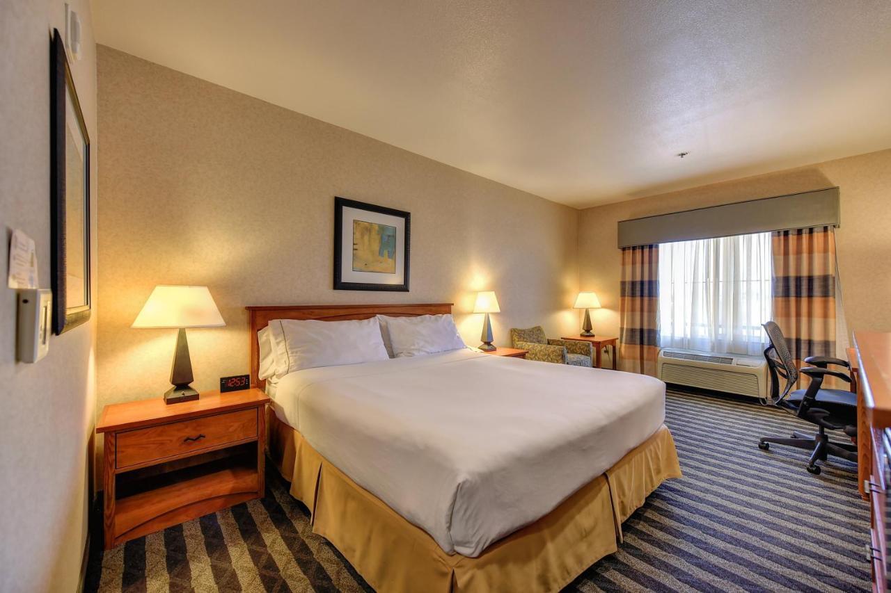 Holiday Inn Express Hotel & Suites Manteca By Ihg Dış mekan fotoğraf