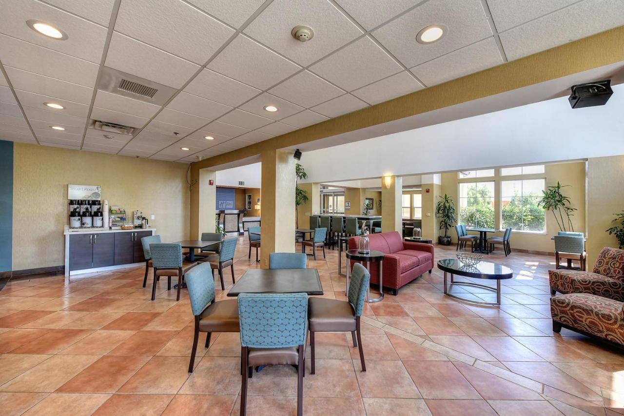 Holiday Inn Express Hotel & Suites Manteca By Ihg Dış mekan fotoğraf