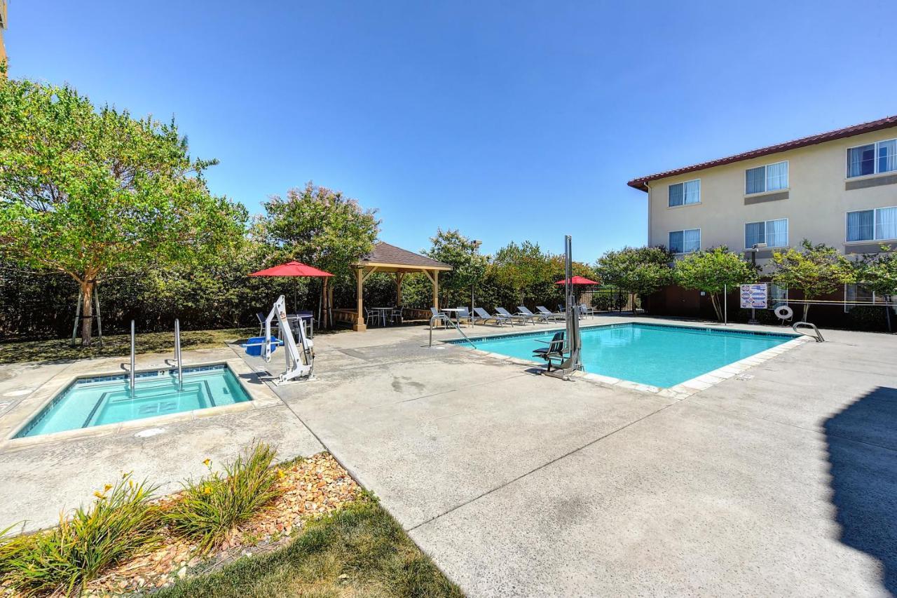 Holiday Inn Express Hotel & Suites Manteca By Ihg Dış mekan fotoğraf